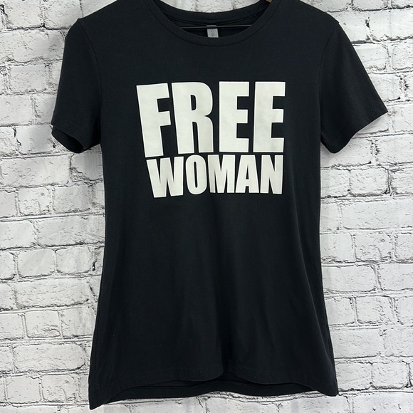 LIONS NOT SHEEP “Free Woman” T-Shirt LARGE Black/White EUC! - Picture 3 of 7